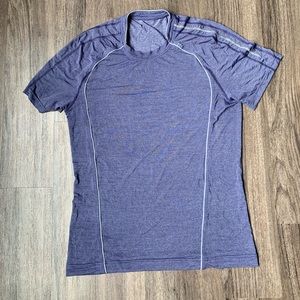 Lulu Lemon Men’s dry Fit work out shirt